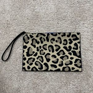 NWOT - Rothy’s wristlet - Desert Cat